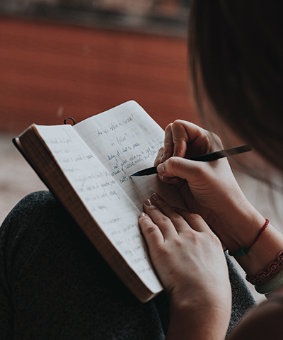 Ecrire un livre avec l'association des Editions Mémoires Encrées